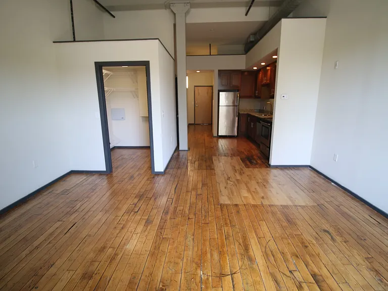 Main 2323 — Photo 8