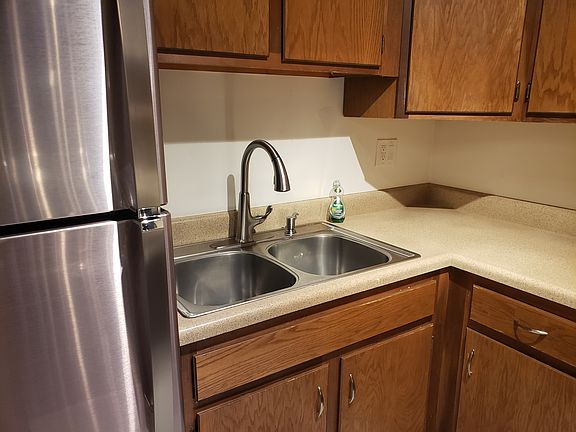 3rd image of 3556 Shenandoah Ave APT 300
