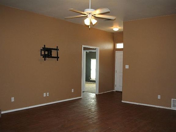 4th image of 3607 Pontiac Ave