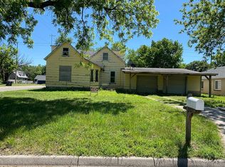 625 E 11th St, Newton, KS 67114