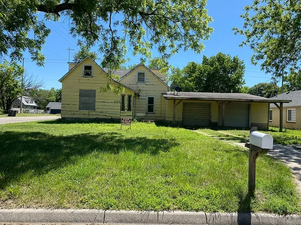 625 E 11th St, Newton, KS 67114