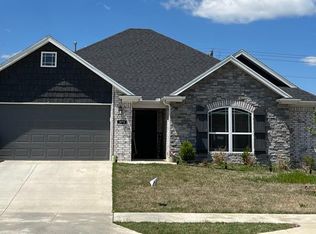 371 Holly St, Centerton, AR 72719
