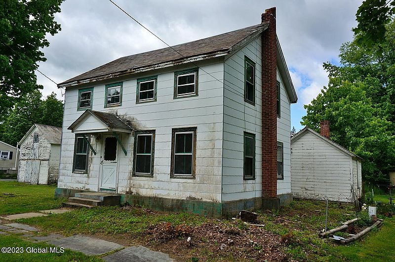 2nd image of 33 Thomas St.