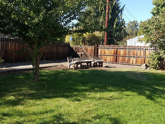 RV Parking/back yard