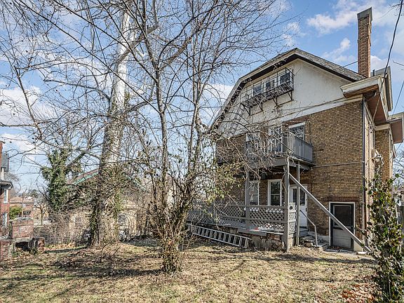 3rd image of 3985 Warwick Ave #3