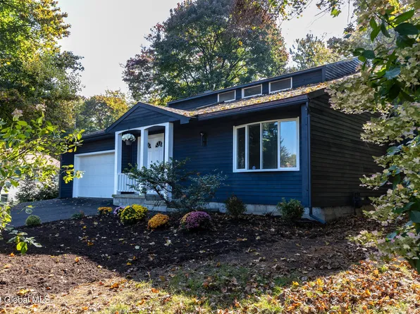 39 Aspinwall Road, Loudonville, NY 12211