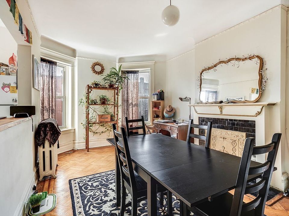 1st image of 820 Lincoln Pl #2