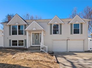 28 Marianne Dr, Saint Peters, MO