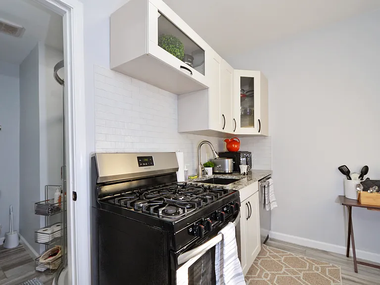2104 Harriet Ave #204 — Photo 6