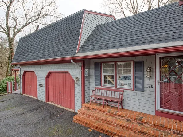 328 Caswell St, Taunton, MA 02780