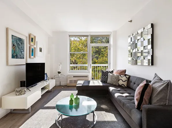 249 E 118th St APT 3C, New York, NY 10035