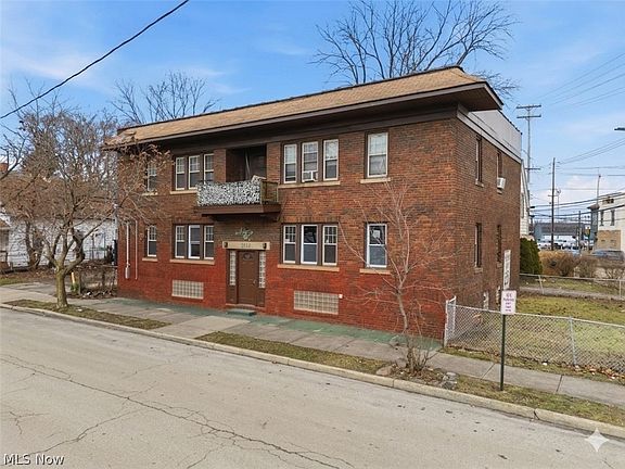 3rd image of 3384 W 63rd St