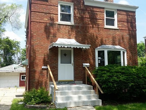 2nd image of 10000 Drury Ln