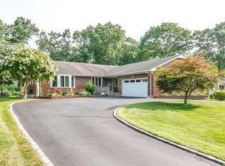 28 Standish Pl, Nesconset, NY 11767