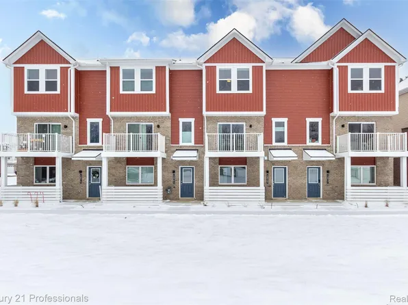 4849 Parkside Ln, Troy, MI 48085