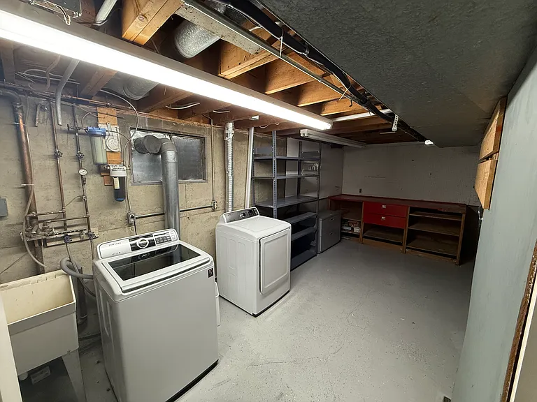 837 S Grape St — Photo 11