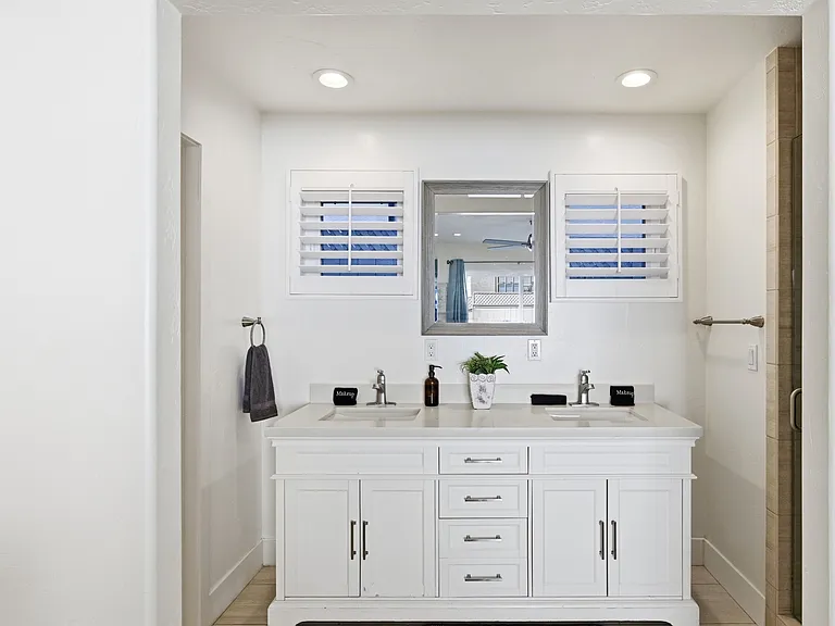 1544 Chalcedony St — Photo 11