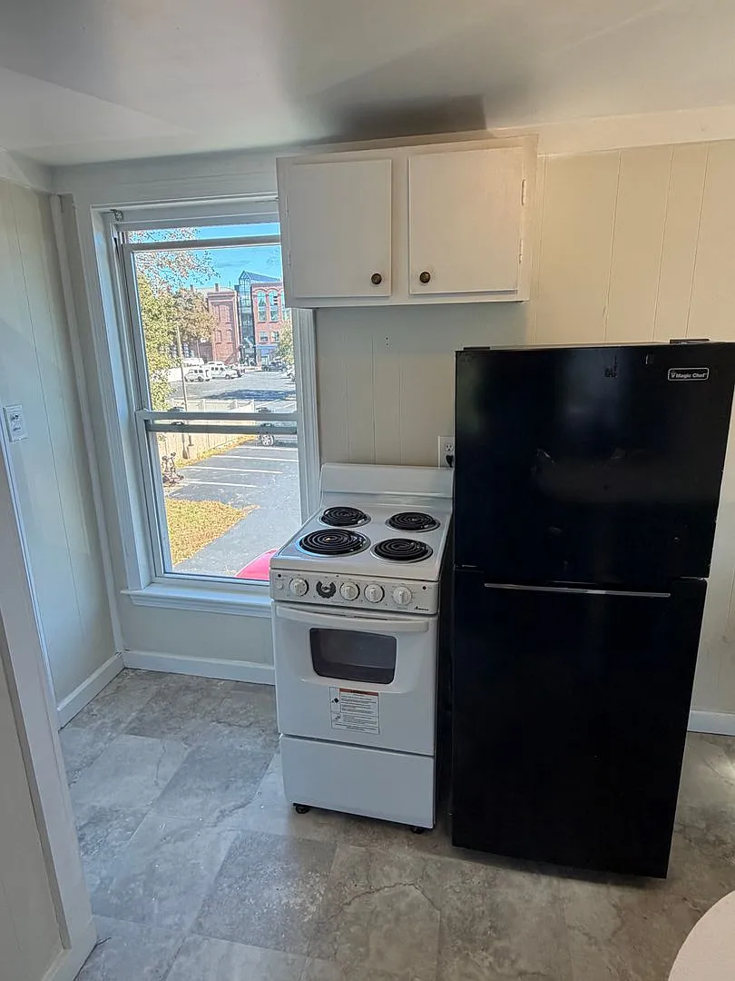 17 Knight Street — Photo 2