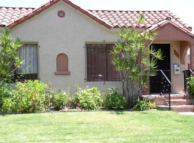1st image of 814 N Ogden Dr