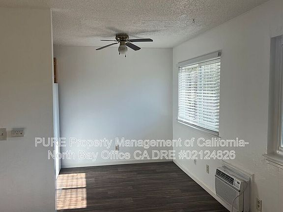 3rd image of 150 Oak Manor Ct APT D