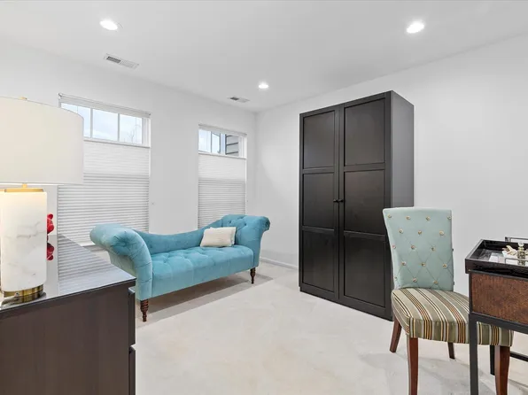 27 Creekside Court image 20 of 37