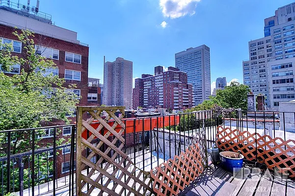 Rented by Urbane Brokerage | media 7