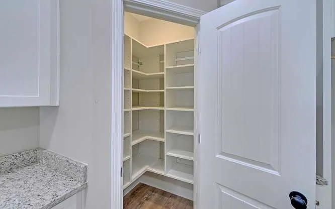 15 Holly St — Photo 14