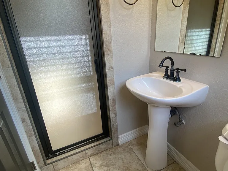 1818 W Cedar St — Photo 15