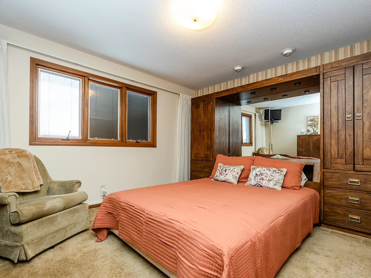 Lewis House — Photo 4