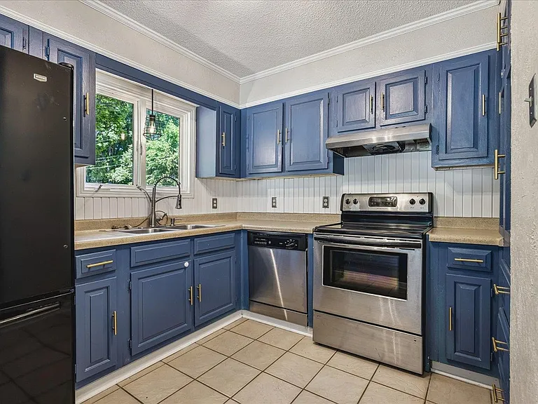 1532 Christine Cv — Photo 10
