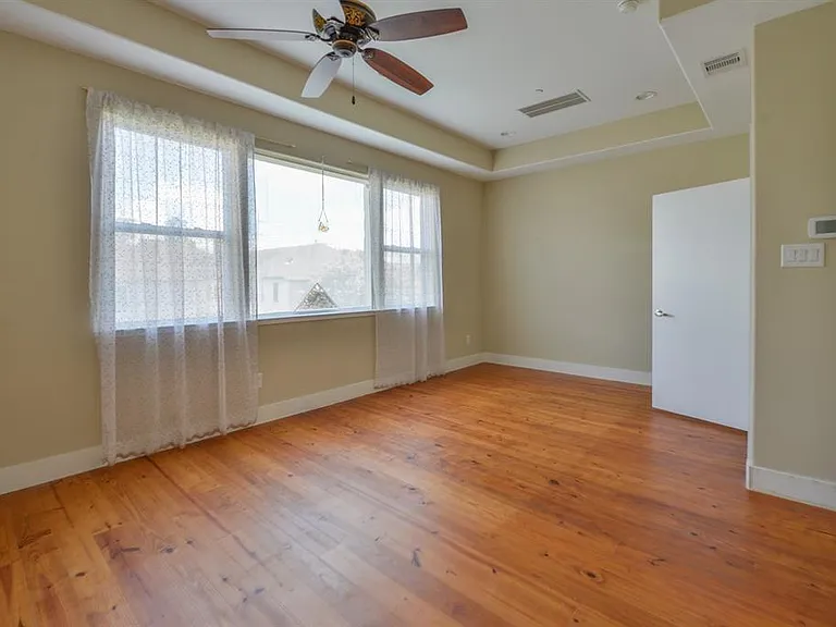 1807 W Webster St — Photo 17