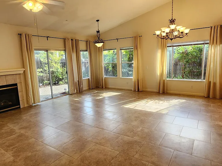 Open Plan Living/Dining