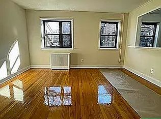 20-61 26th St #2B, Astoria, NY 11105