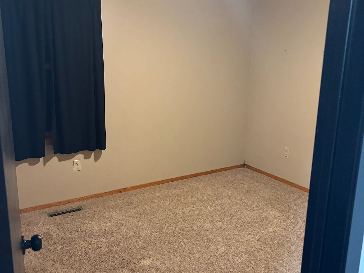 5 bed, 2464 sqft, $2,000 — Photo 4