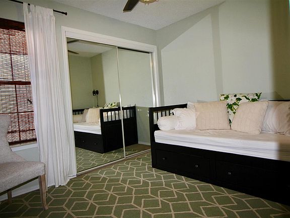 5th image of 928 Parkway Dr