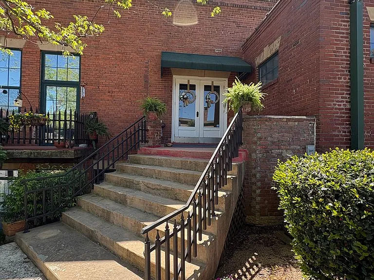 102 Russell St #101 — Photo 29