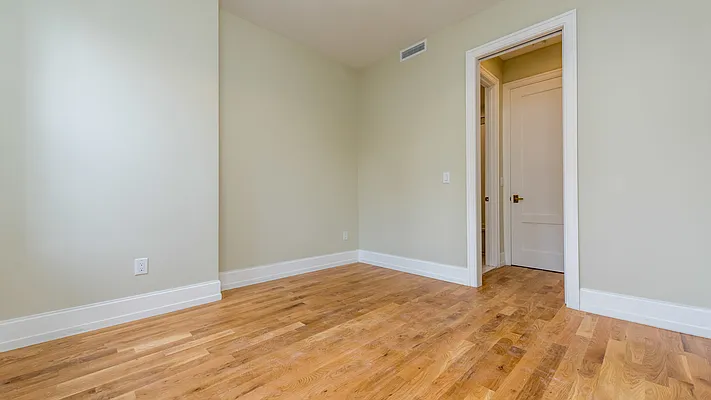 Rented by Nooklyn NYC LLC | media 22