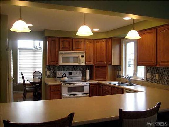 3rd image of 12 Starling Ct