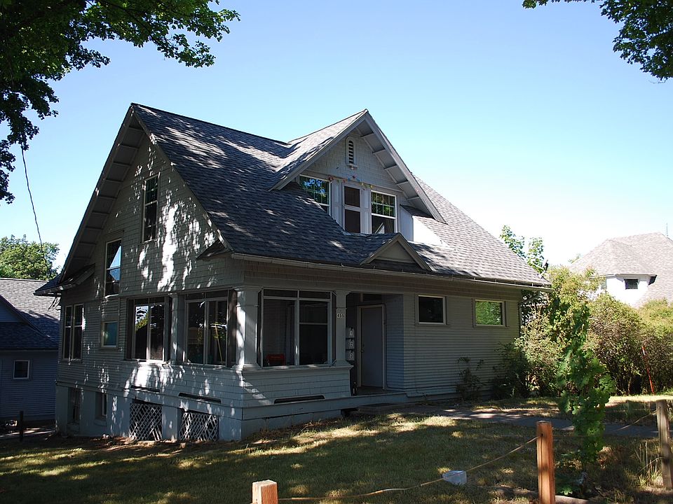 1st image of 455 NE Campus St APT 1