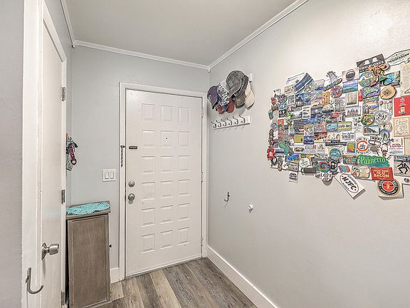 2nd image of 1120 Hidden Cove Dr APT C