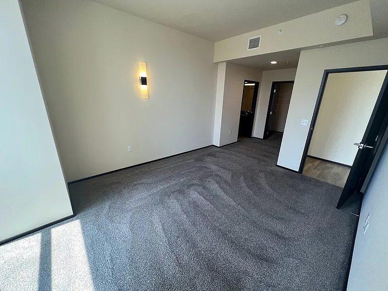 Galaxie High Rise Apartments — Photo 134