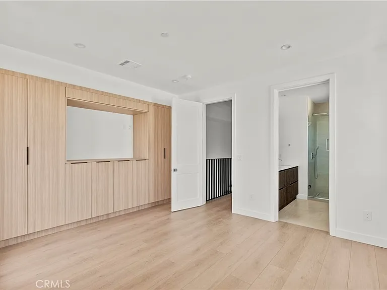 13942 Vanowen St #13942 — Photo 18