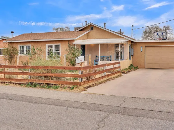 1046 McMullen Dr NW, Albuquerque, NM 87107