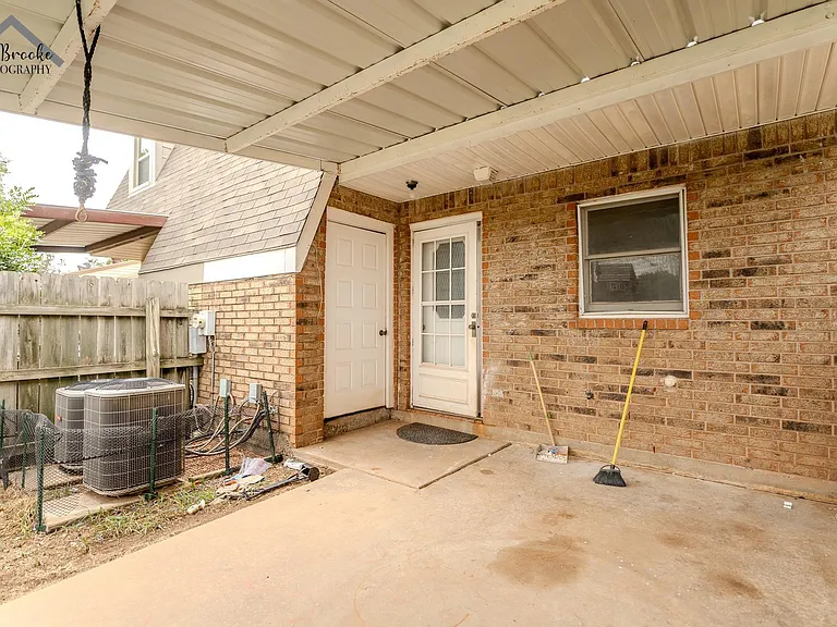 1215 N Pacific Ave — Photo 32