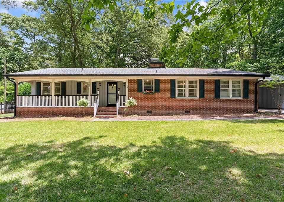 1st image of 206 Ridley Dr
