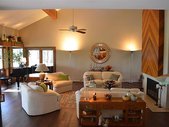 3rd image of 3406 S Canopy Ln