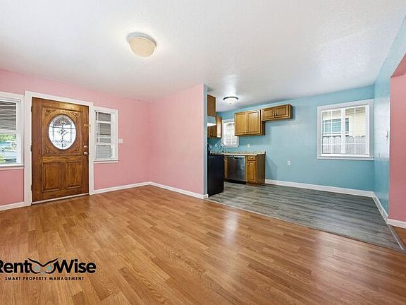 3rd image of 657 Hurlingame Ave
