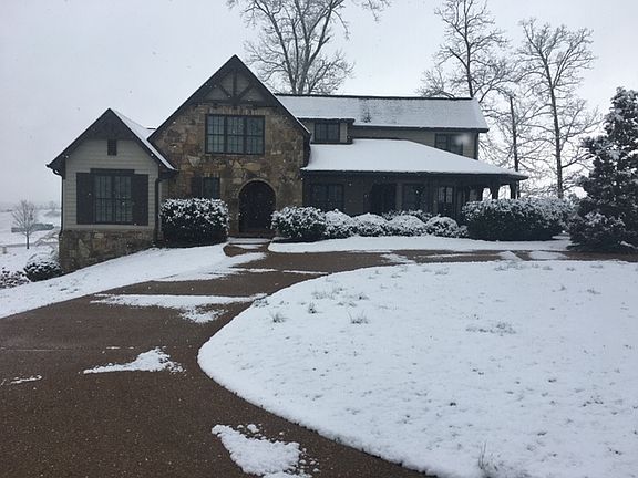 2nd image of 714 Gallery Ct