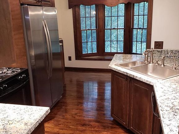 3rd image of 4441 Laurel Oak Dr