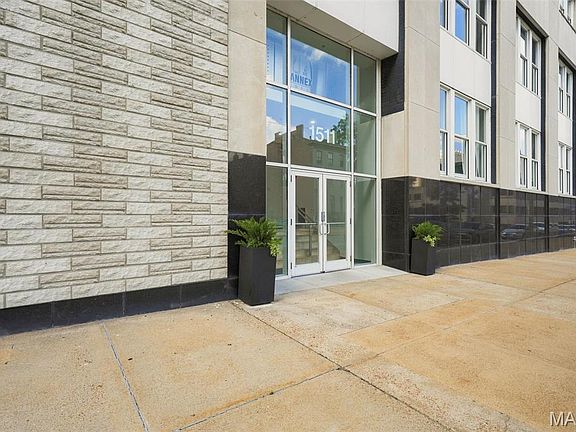 2nd image of 1511 Locust St APT 807